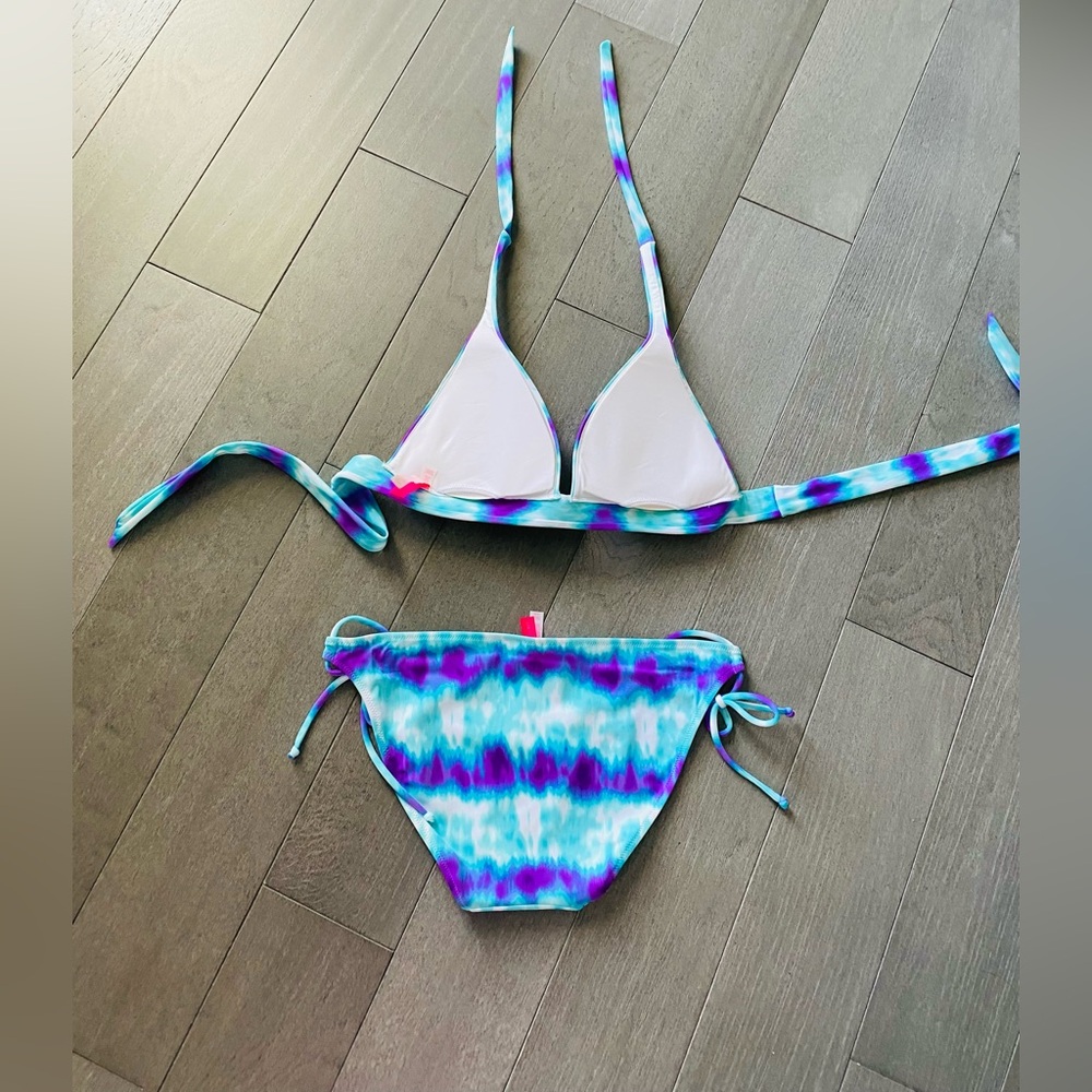 VICTORIA’S SECRET - Large/Medium Vibrant Tie-Dye Bikini - Picture 4 of 6